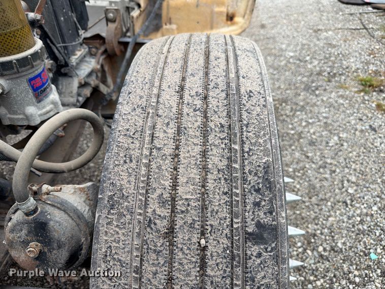 image for item FJ2026 2018 Peterbilt 579 semi truck
