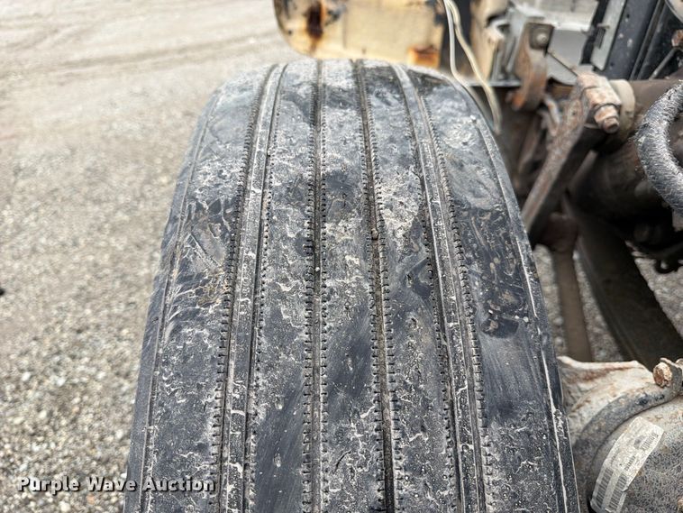 image for item FJ2026 2018 Peterbilt 579 semi truck