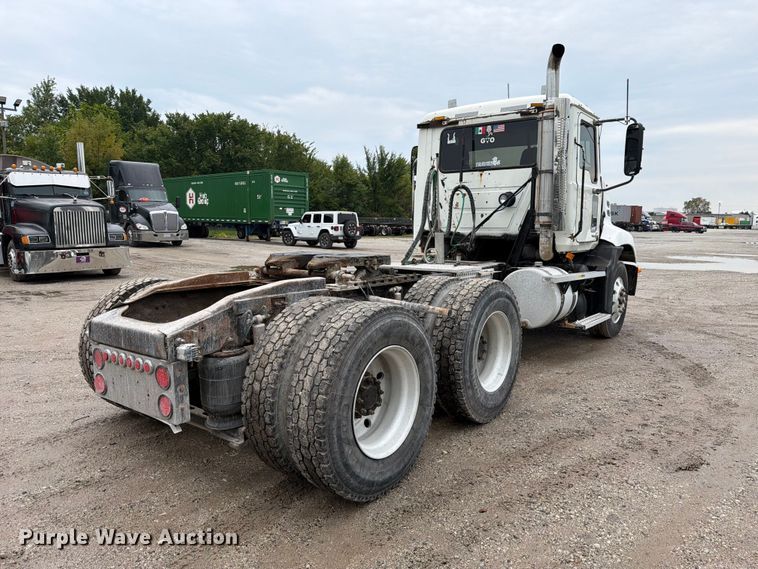 image for item FJ2027 2006 Mack CXN Vision semi truck