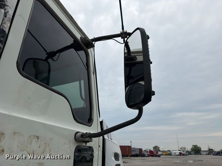 image for item FJ2027 2006 Mack CXN Vision semi truck