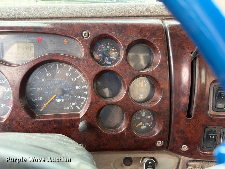 image for item FJ2027 2006 Mack CXN Vision semi truck