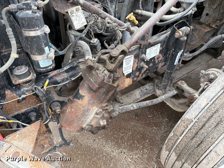 image for item FJ2027 2006 Mack CXN Vision semi truck