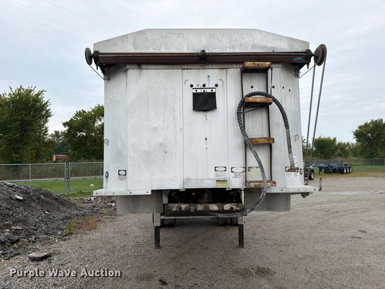 image for item FJ2028 1999 Galbreath end dump trailer