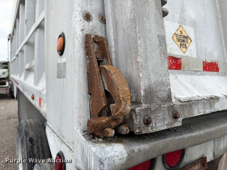 image for item FJ2028 1999 Galbreath end dump trailer