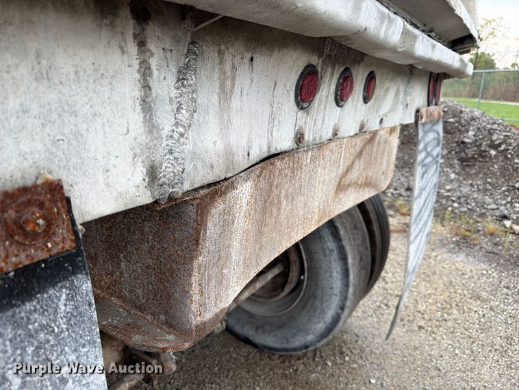 image for item FJ2028 1999 Galbreath end dump trailer