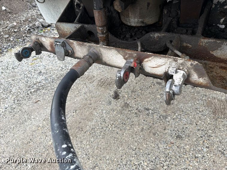 image for item FJ2028 1999 Galbreath end dump trailer