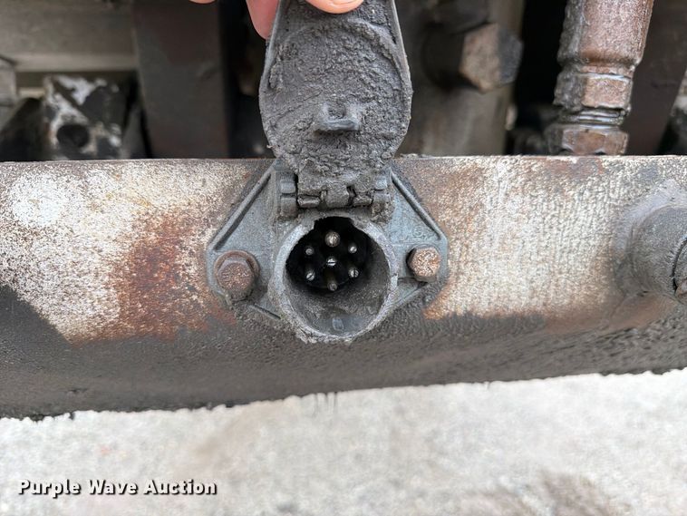 image for item FJ2028 1999 Galbreath end dump trailer
