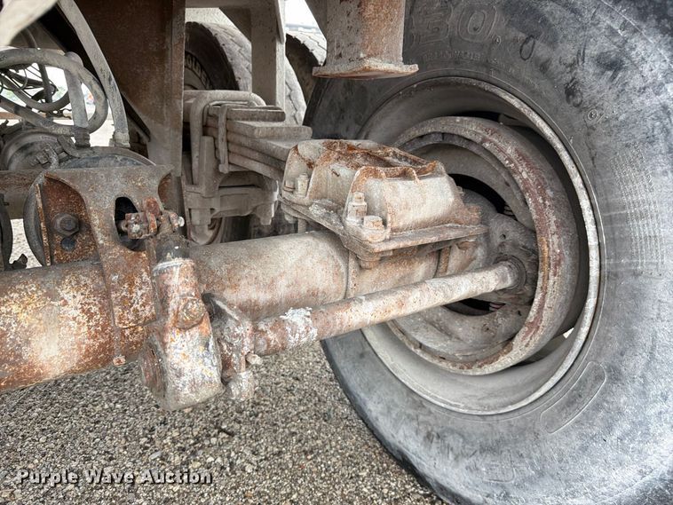 image for item FJ2028 1999 Galbreath end dump trailer
