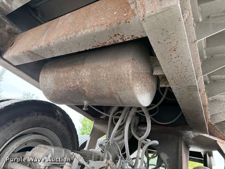 image for item FJ2028 1999 Galbreath end dump trailer
