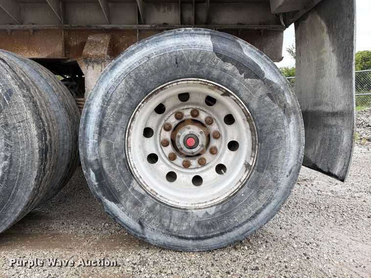 image for item FJ2028 1999 Galbreath end dump trailer