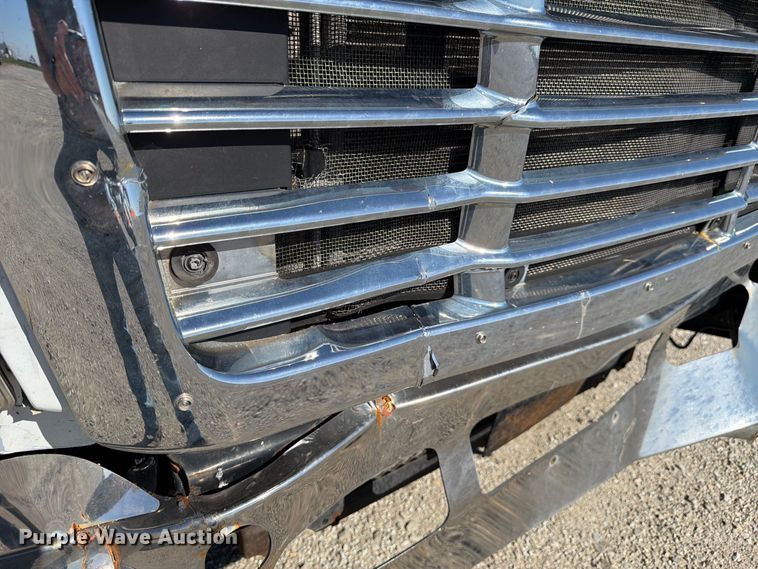 image for item FJ2034 2012 Freightliner Cascadia semi truck