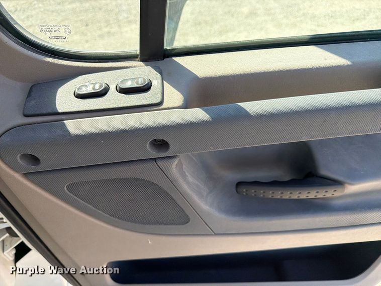 image for item FJ2034 2012 Freightliner Cascadia semi truck