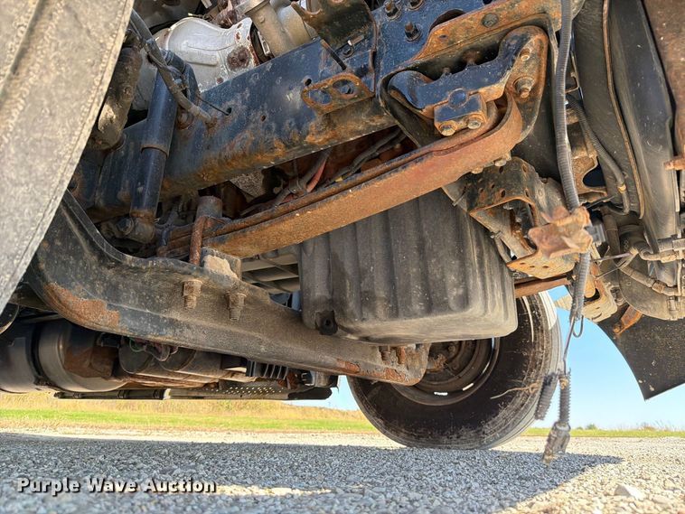 image for item FJ2034 2012 Freightliner Cascadia semi truck