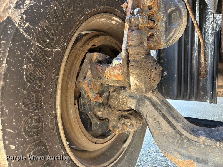image for item FJ2034 2012 Freightliner Cascadia semi truck