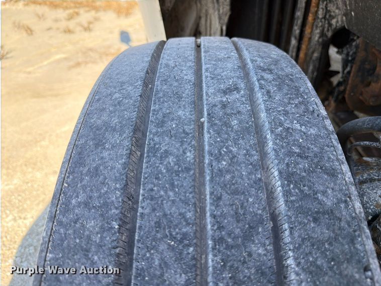 image for item FJ2034 2012 Freightliner Cascadia semi truck