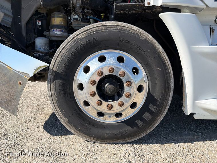 image for item FJ2034 2012 Freightliner Cascadia semi truck