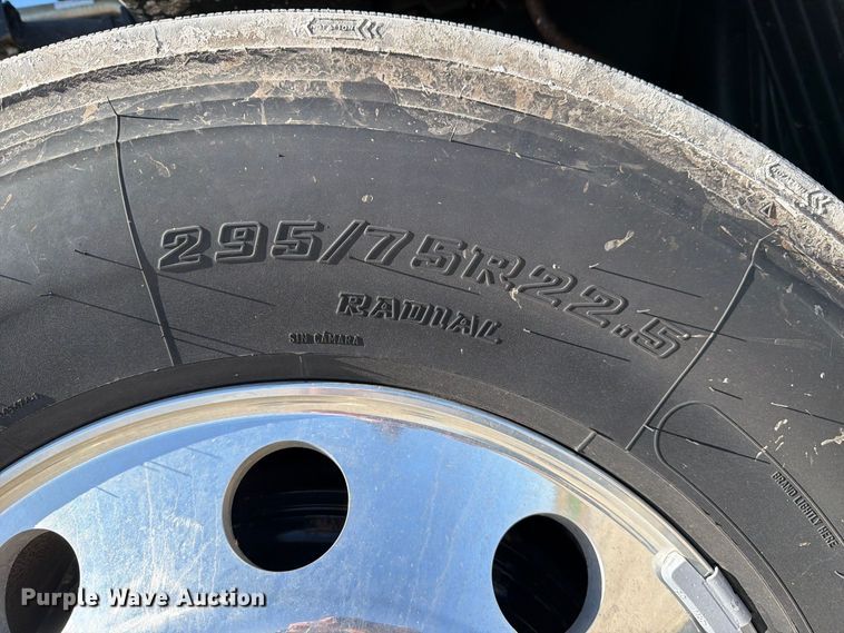 image for item FJ2034 2012 Freightliner Cascadia semi truck