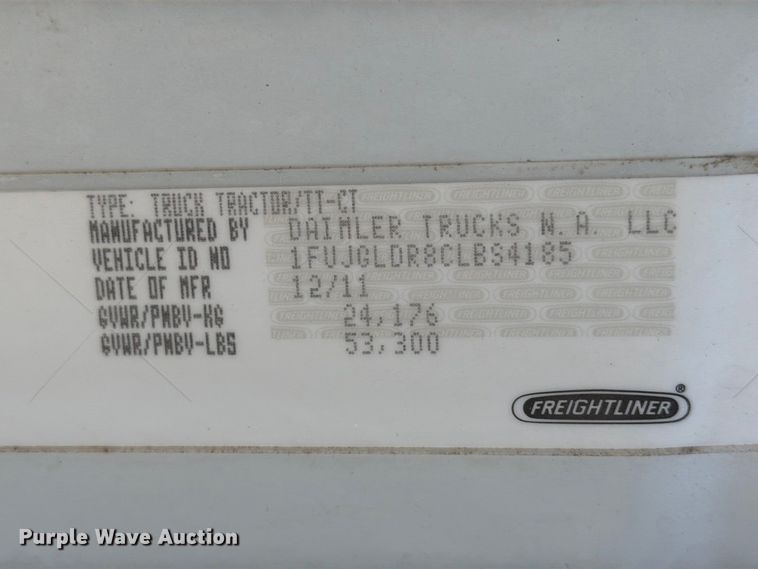 image for item FJ2034 2012 Freightliner Cascadia semi truck