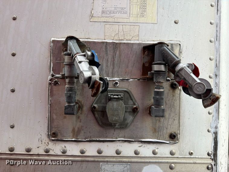 image for item FJ2041 2007 Trailmobile dry van trailer