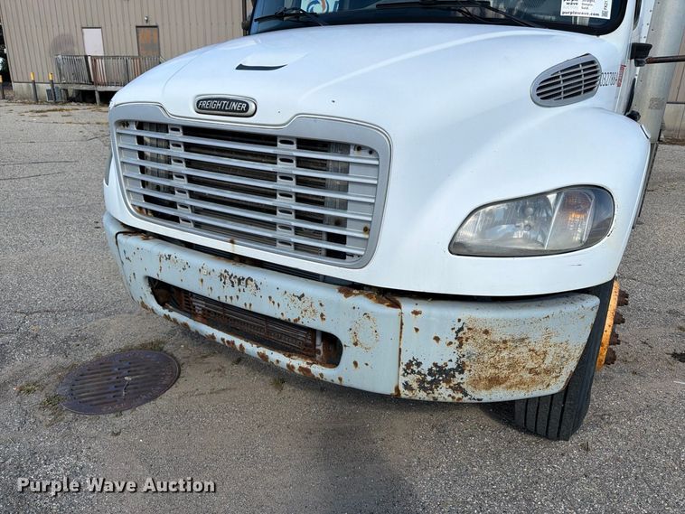 image for item FK2172 2003 Freightliner Business Class M2 box truck