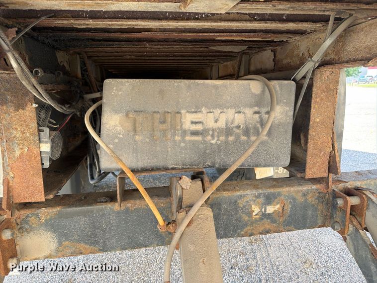 image for item FK2172 2003 Freightliner Business Class M2 box truck