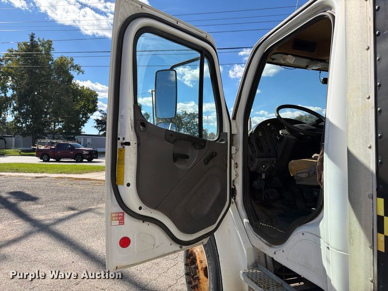 image for item FK2172 2003 Freightliner Business Class M2 box truck
