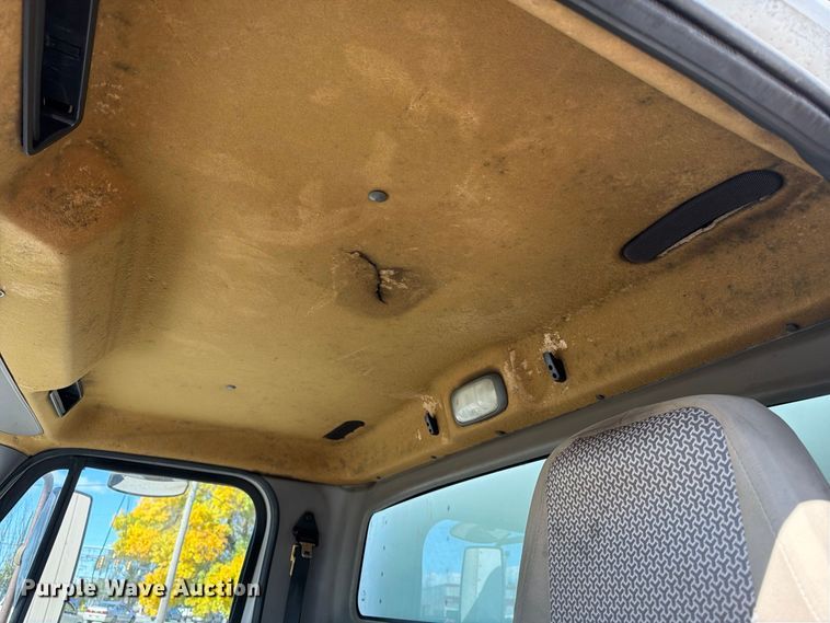 image for item FK2172 2003 Freightliner Business Class M2 box truck