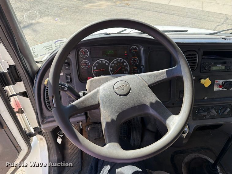 image for item FK2172 2003 Freightliner Business Class M2 box truck