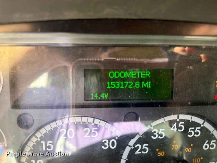 image for item FK2172 2003 Freightliner Business Class M2 box truck