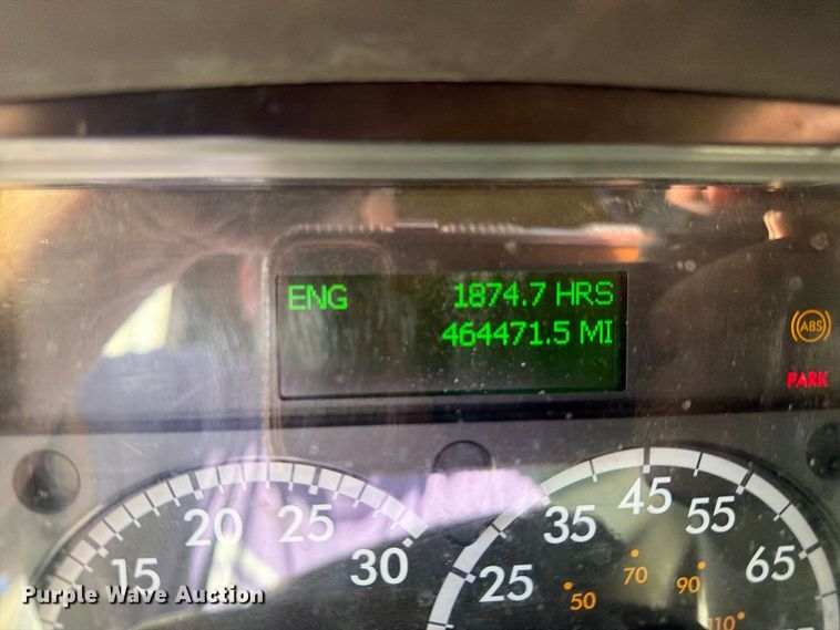 image for item FK2172 2003 Freightliner Business Class M2 box truck