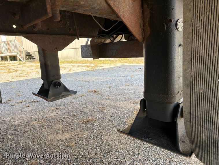 image for item FK2172 2003 Freightliner Business Class M2 box truck