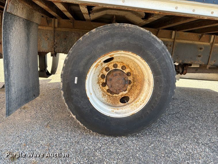 image for item FK2172 2003 Freightliner Business Class M2 box truck