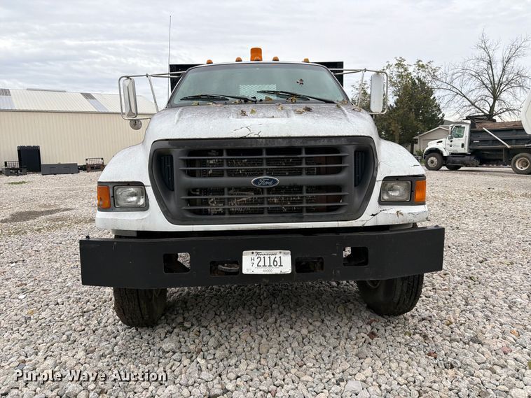 image for item FK3814 2000 Ford F750 flatbed truck