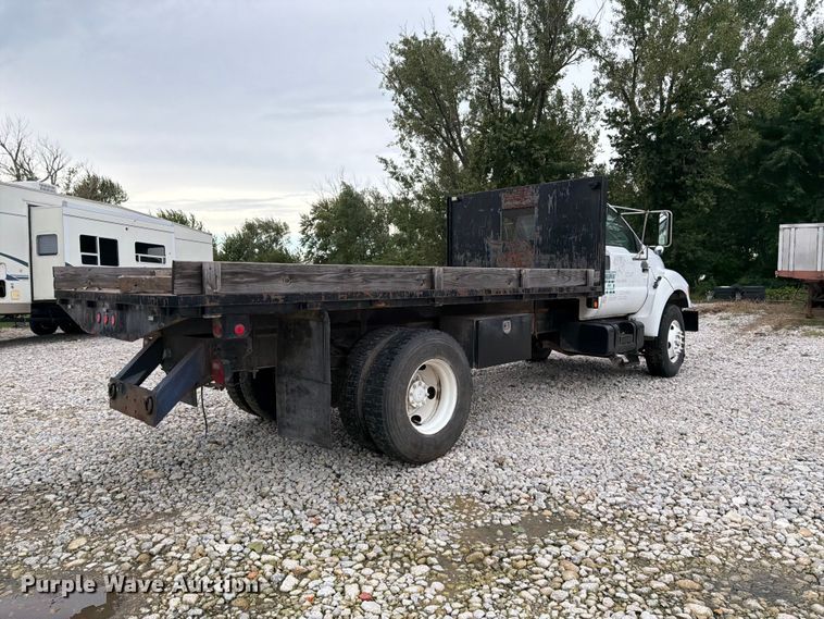 image for item FK3814 2000 Ford F750 flatbed truck
