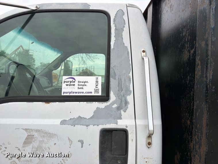 image for item FK3814 2000 Ford F750 flatbed truck