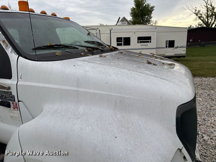 image for item FK3814 2000 Ford F750 flatbed truck