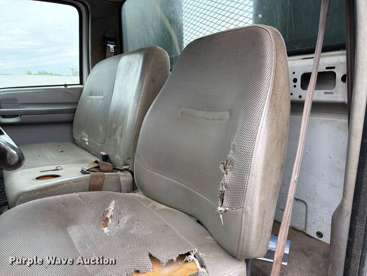 image for item FK3814 2000 Ford F750 flatbed truck
