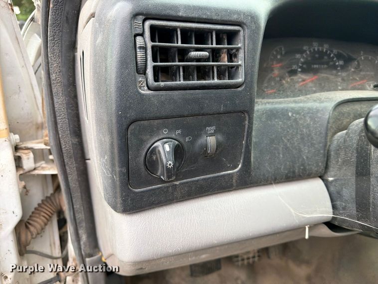 image for item FK3814 2000 Ford F750 flatbed truck