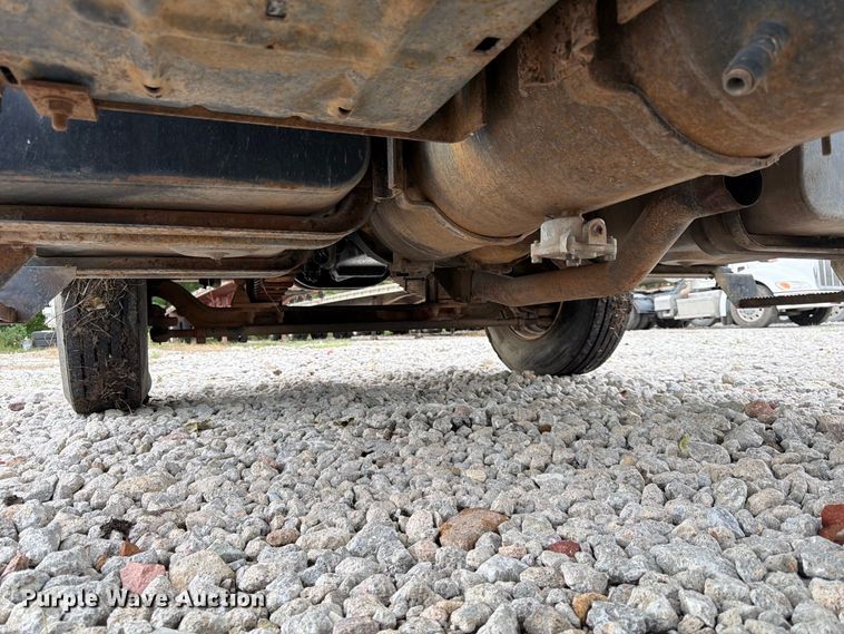 image for item FK3814 2000 Ford F750 flatbed truck