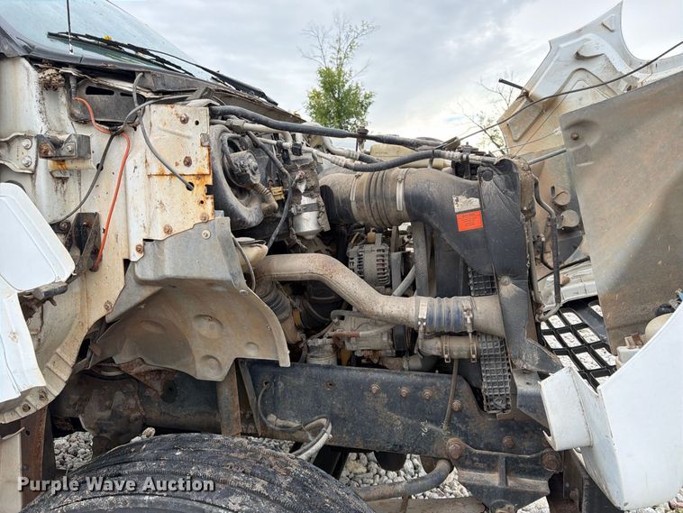 image for item FK3814 2000 Ford F750 flatbed truck