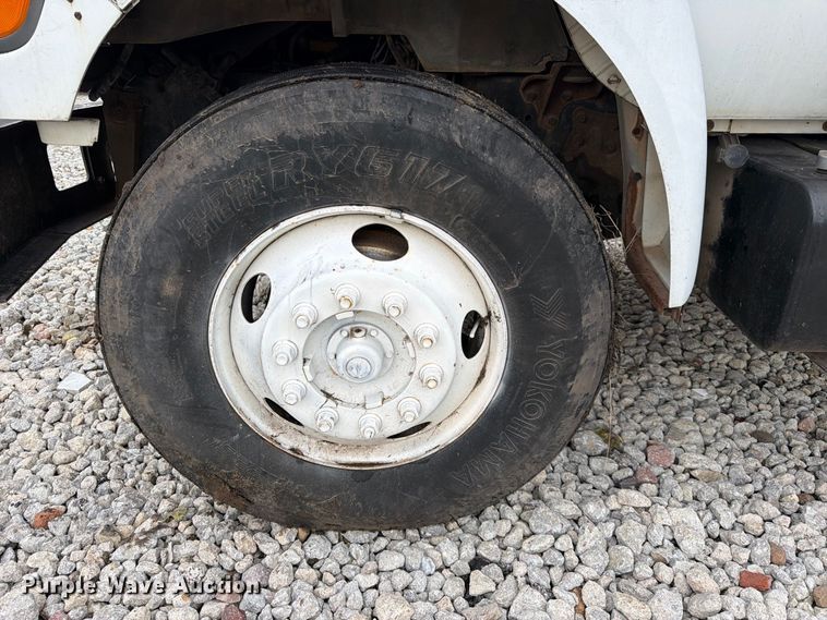 image for item FK3814 2000 Ford F750 flatbed truck