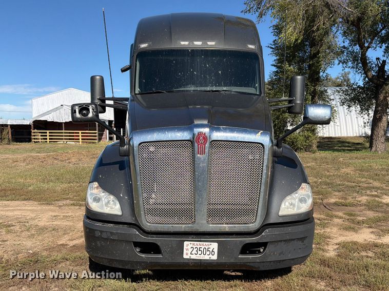 image for item FK3866 2018 Kenworth T680 semi truck