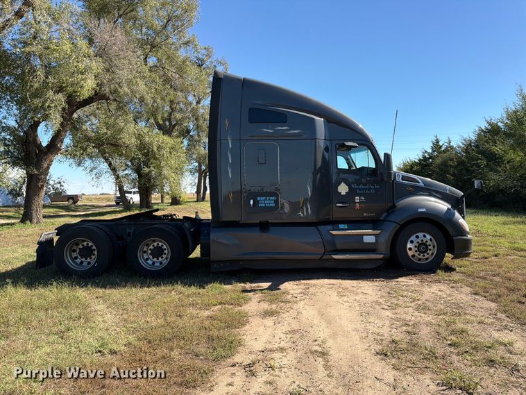 image for item FK3866 2018 Kenworth T680 semi truck