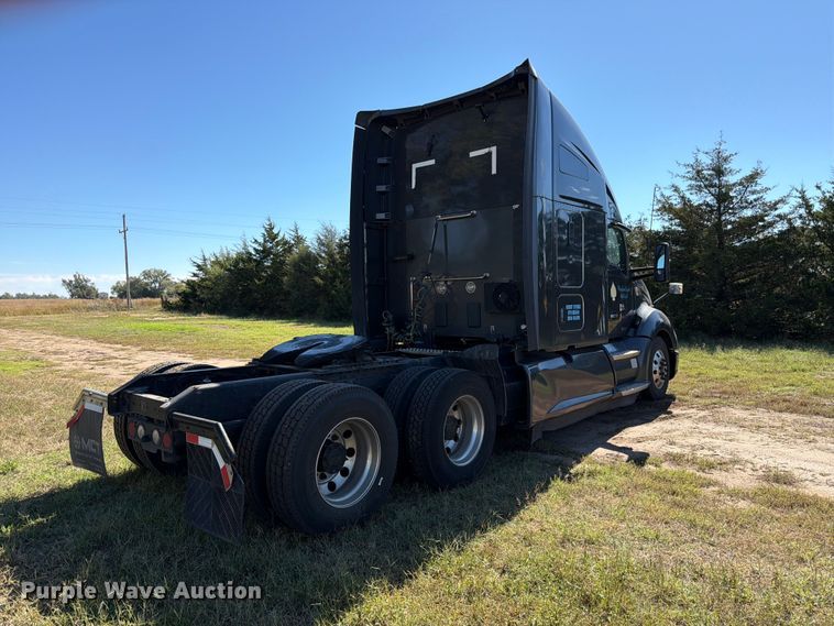 image for item FK3866 2018 Kenworth T680 semi truck
