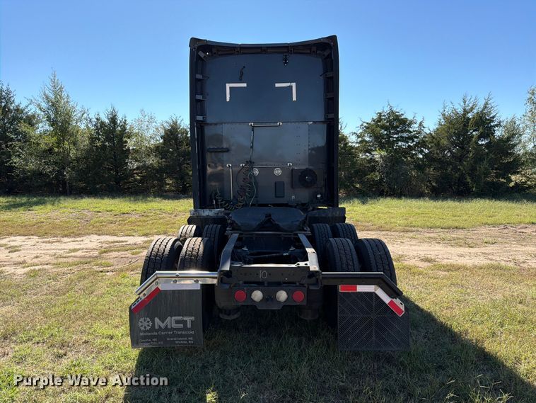 image for item FK3866 2018 Kenworth T680 semi truck