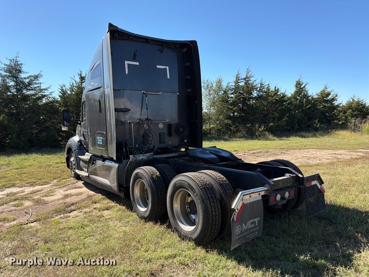 image for item FK3866 2018 Kenworth T680 semi truck