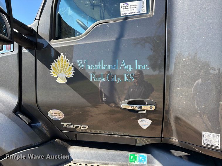 image for item FK3866 2018 Kenworth T680 semi truck