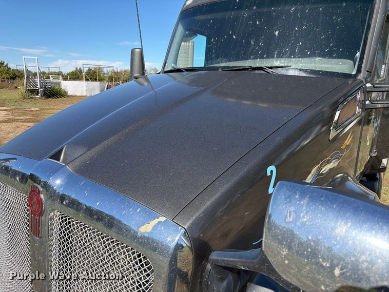 image for item FK3866 2018 Kenworth T680 semi truck