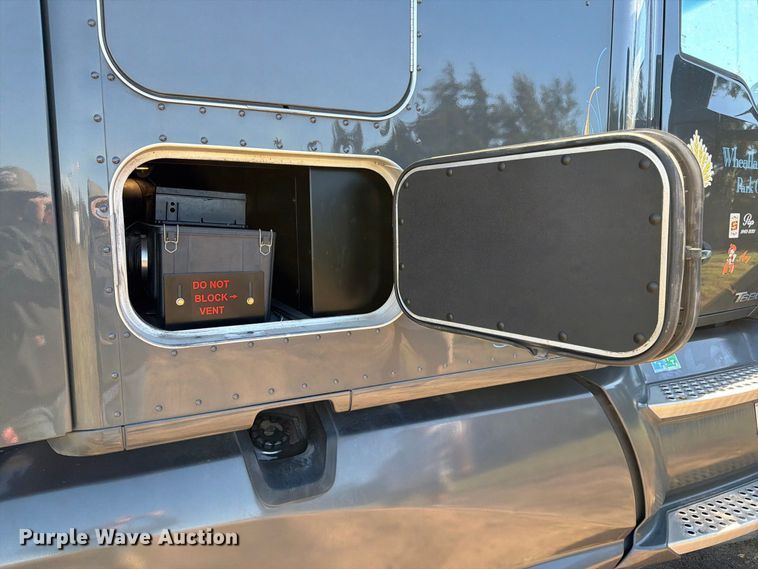 image for item FK3866 2018 Kenworth T680 semi truck