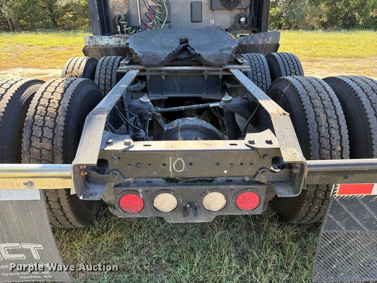 image for item FK3866 2018 Kenworth T680 semi truck